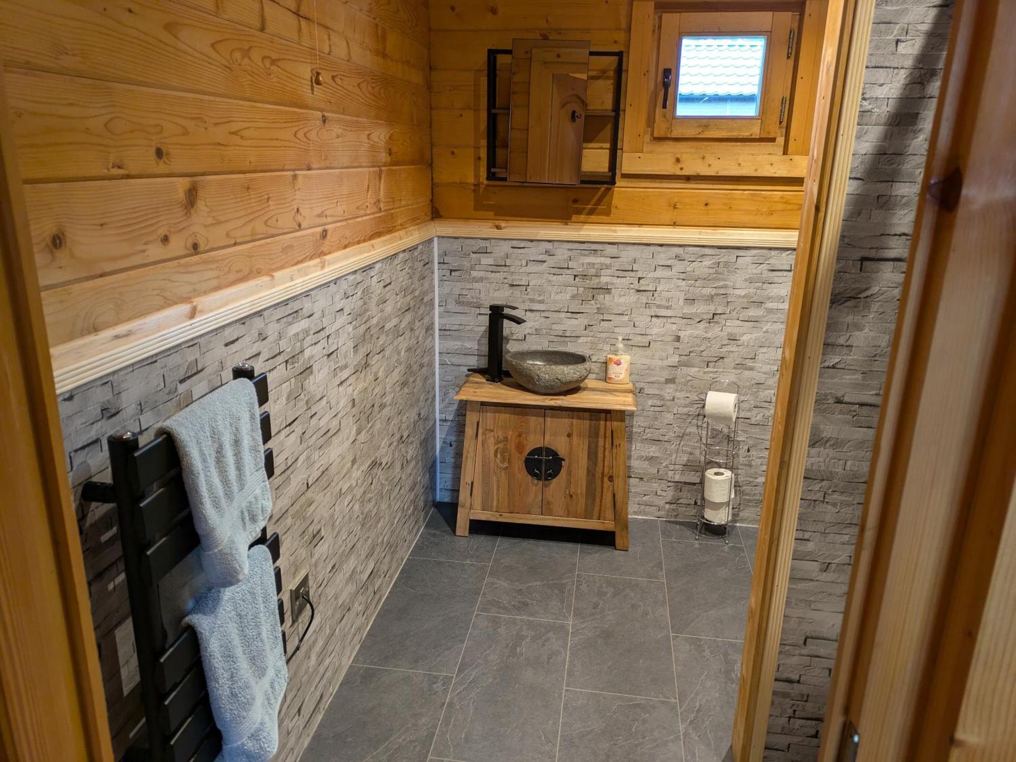Rustic Lodge Retreat At Riverview Holiday Park Newcastleton Luaran gambar
